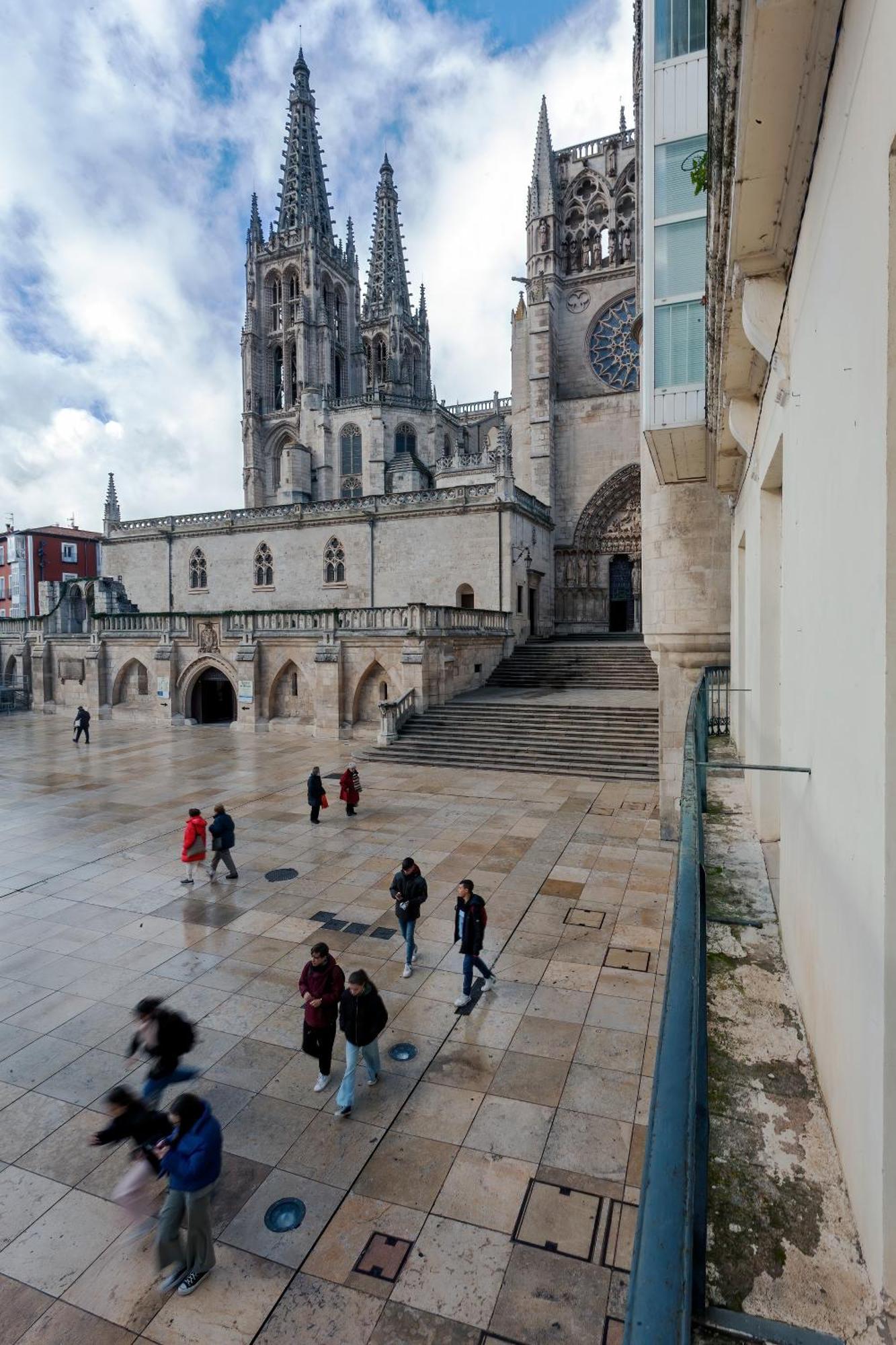 Cinco balcones a la Catedral by Unique Rooms Burgo Exterior foto